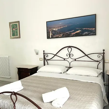 Ciro A Maschio Angioino 3* Nápoly