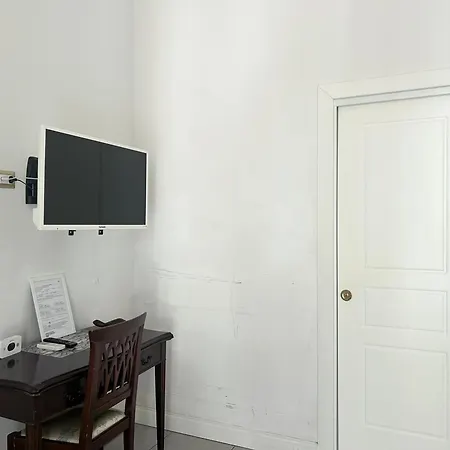 Ciro A Maschio Angioino 3* Nápoles